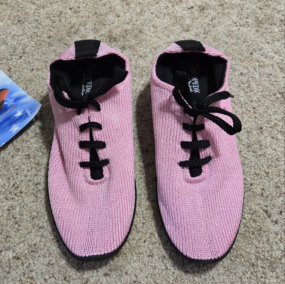 NWT Arcopedico Walking Shoes Pink Size 43